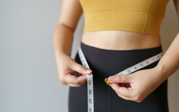 Description de la perte de poids grâce à un régime protéiné d’après Nutrisaveurs, entreprise spécialisée dans la perte de poids.